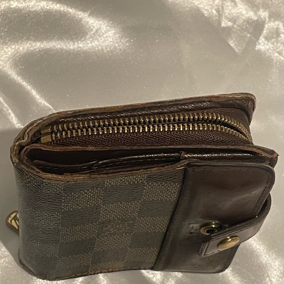 Louis Vuitton Damier Ebene Compact Wallet - Picture 7 of 13